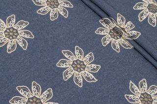 ДЖИНС С ВЫШИВКОЙ