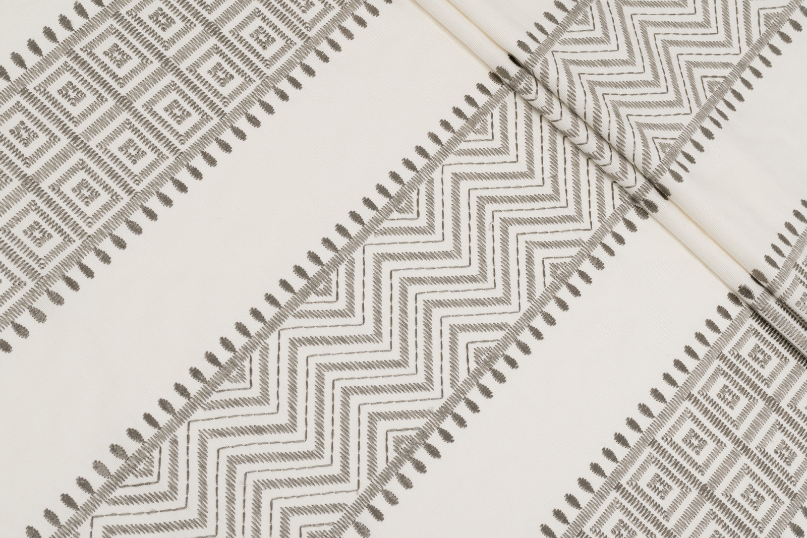 КОТТОН С ВЫШИВКОЙ