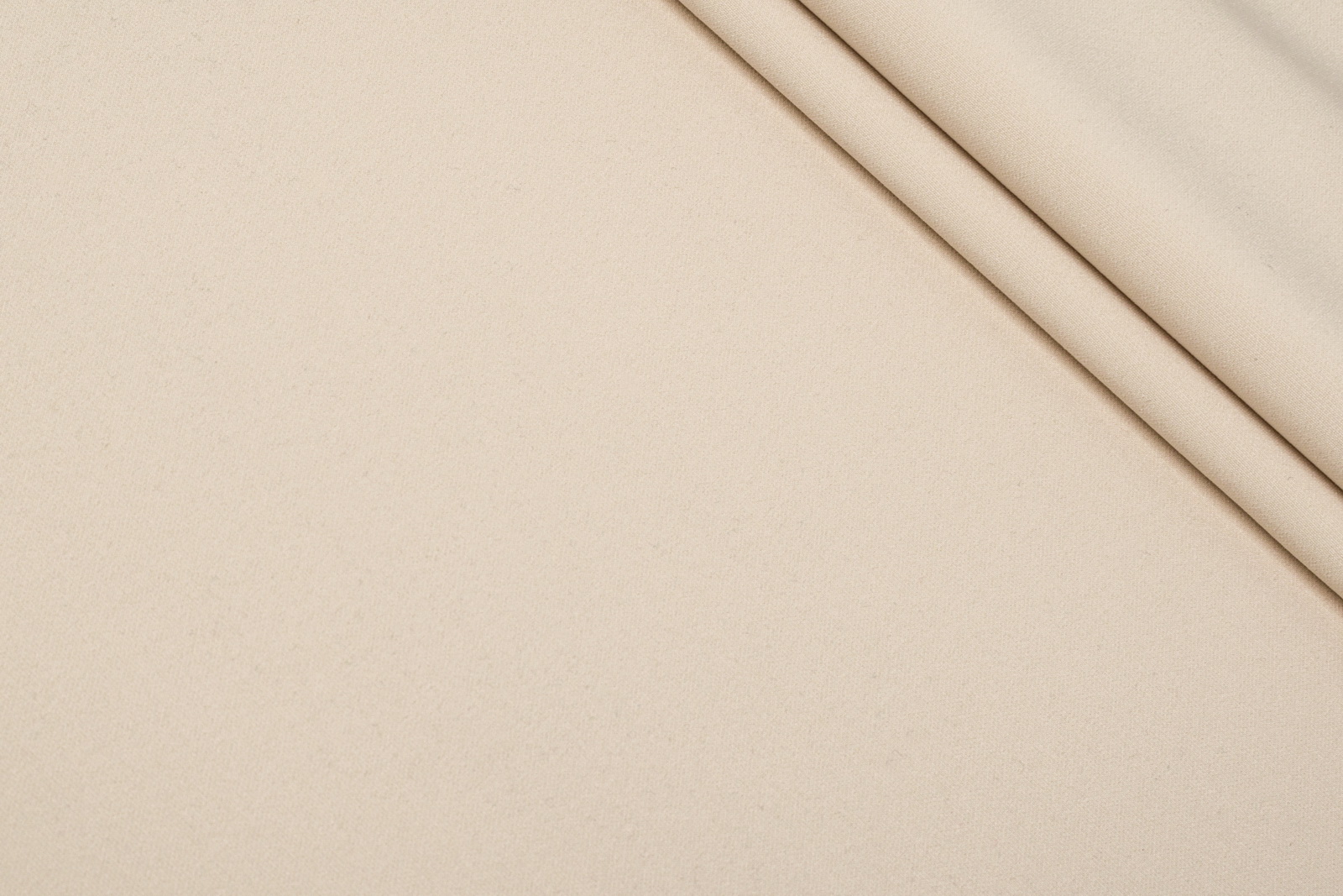 КОСТЮМНА  CHESTER