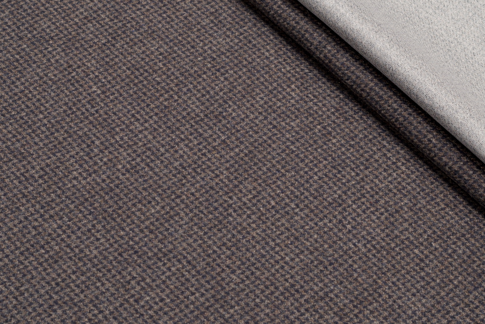 КОСТЮМНА ВОВНА ПРИНТ З МЕМБРАНОЮ