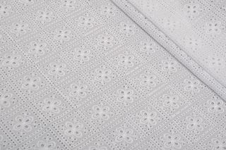 БАТИСТ З ВИШИВКОЮ